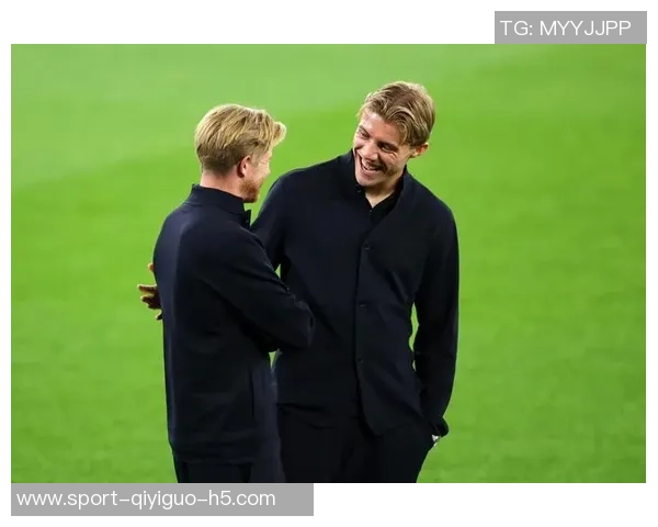 霍伊伦禁区内精彩抽射险些戴帽可惜高出横梁令人叹息